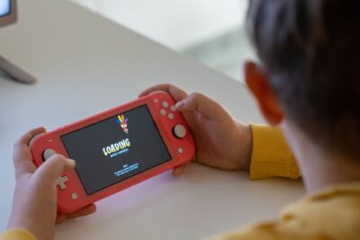 Minecraft sur Switch 2 le 27 octobre : ce qui change pour les enfants